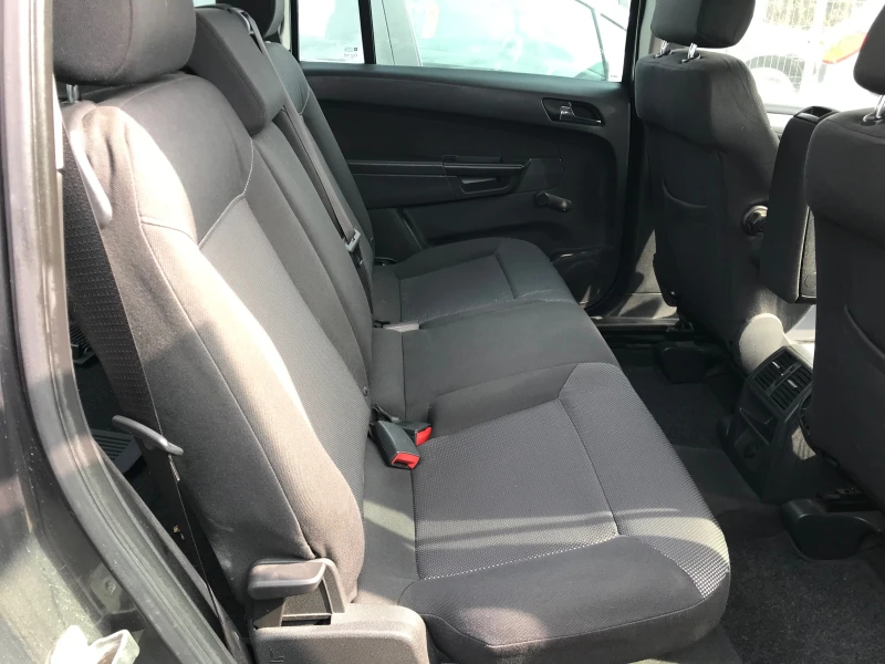 Opel Zafira 1.7cdti-6ск. Face, снимка 11 - Автомобили и джипове - 49281690