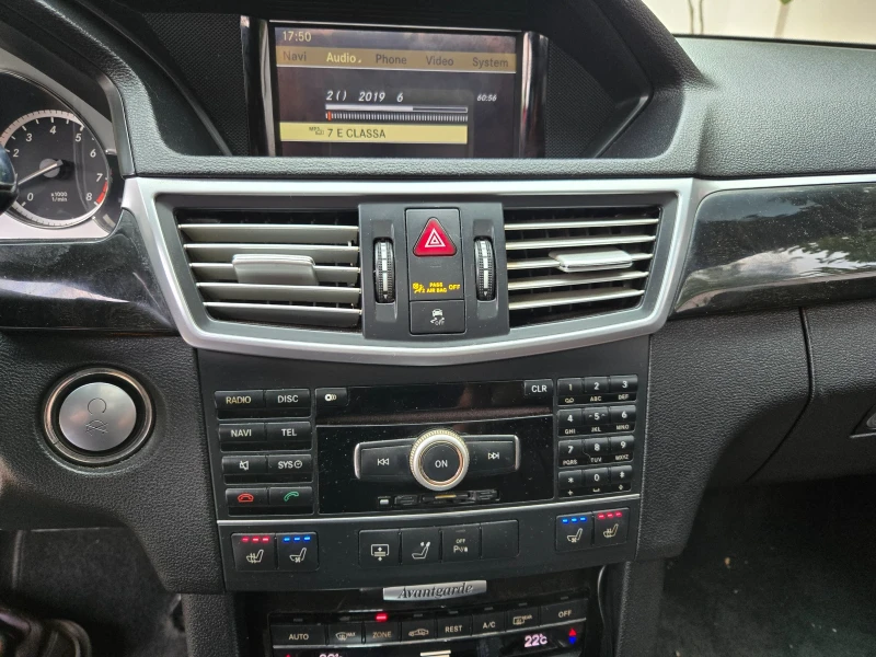 Mercedes-Benz E 500 W212 5.5 AMG 4matic , снимка 10 - Автомобили и джипове - 52567857