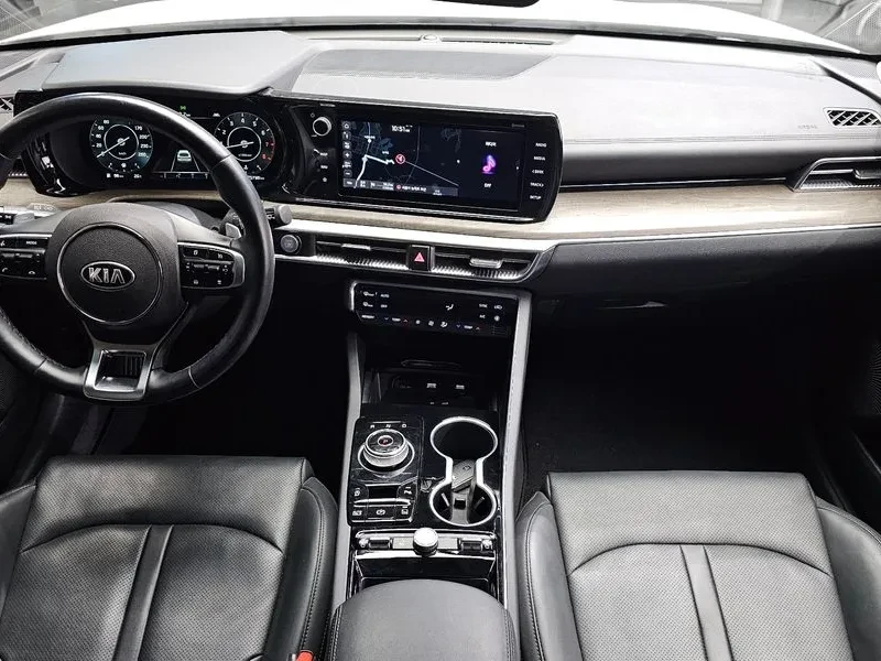 Kia K5 2.0 Noblesse, снимка 13 - Автомобили и джипове - 56594131