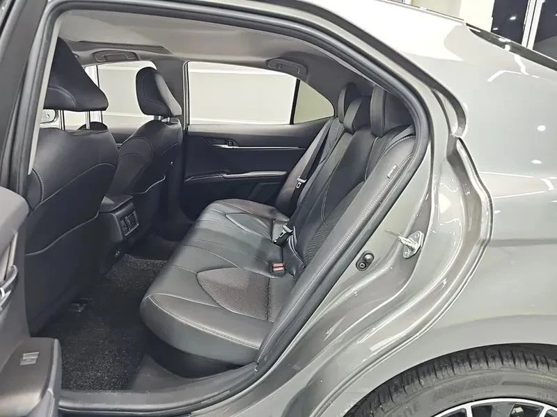 Toyota Camry, снимка 11 - Автомобили и джипове - 56740340