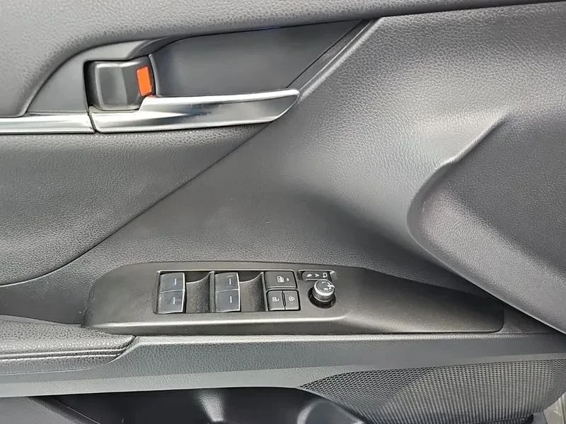 Toyota Camry, снимка 15 - Автомобили и джипове - 56740340