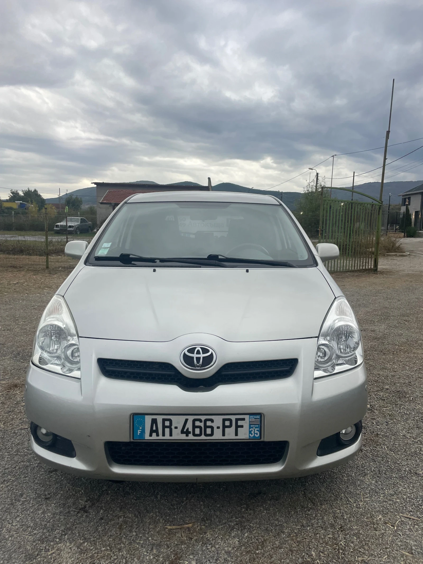 Toyota Corolla verso 2.2 D4D - изображение 2