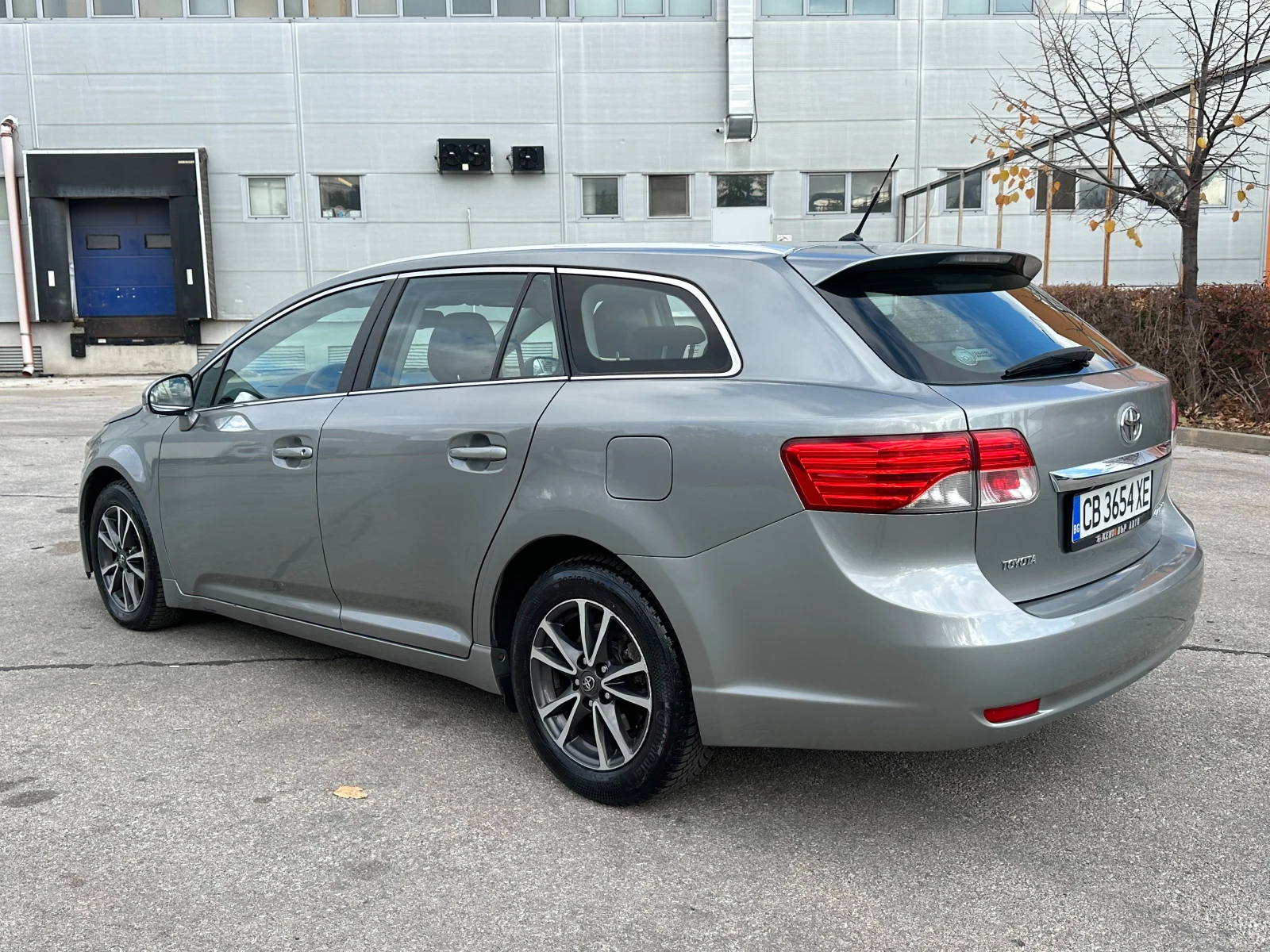 Toyota Avensis 2.0D4D 124К.с. Facelift - изображение 3