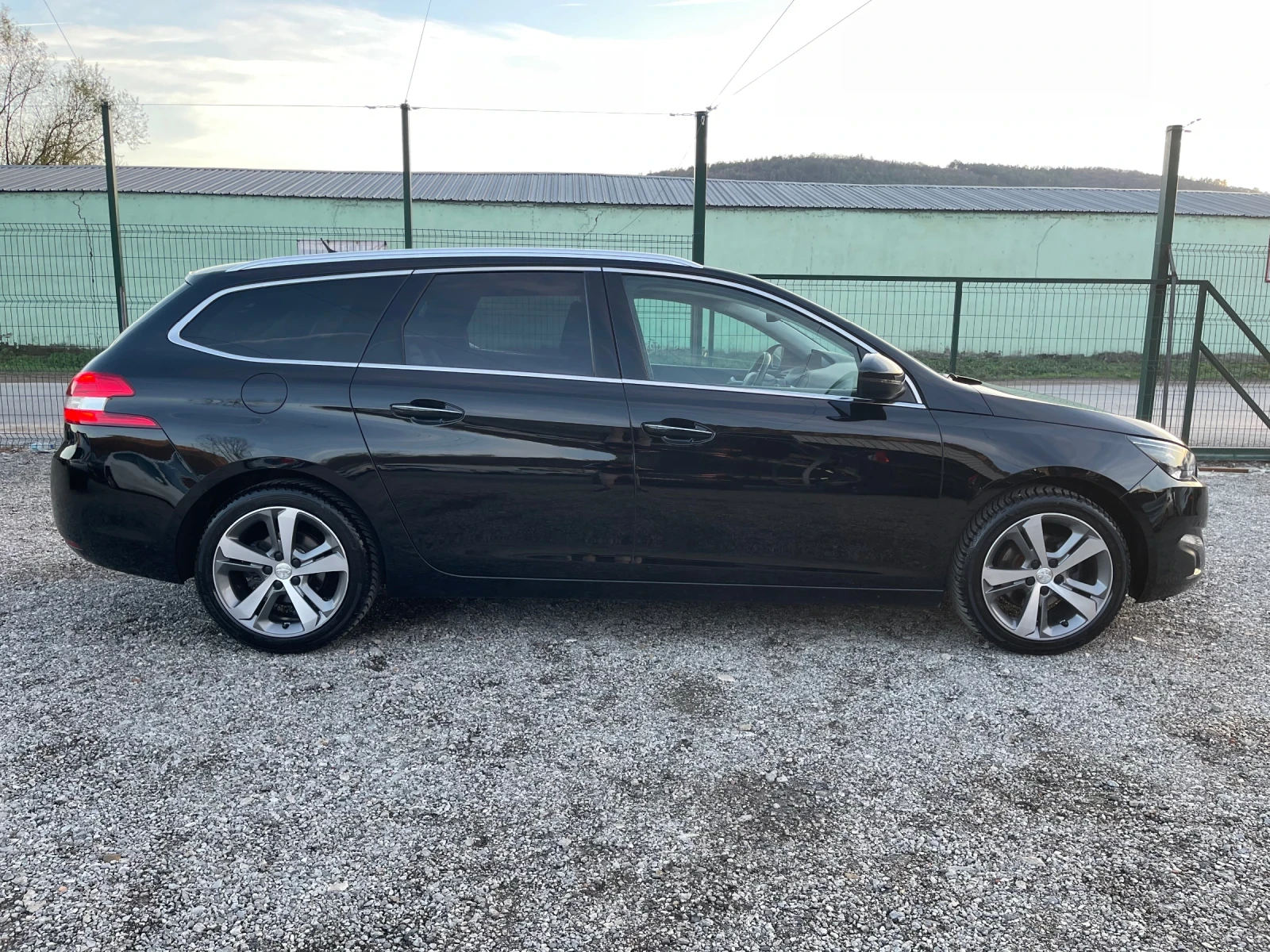 Peugeot 308 1.6BLUEHDI-ALLURE-NAVI-FULL LED-KEYLESS GO-ИСТОРИЯ - изображение 5