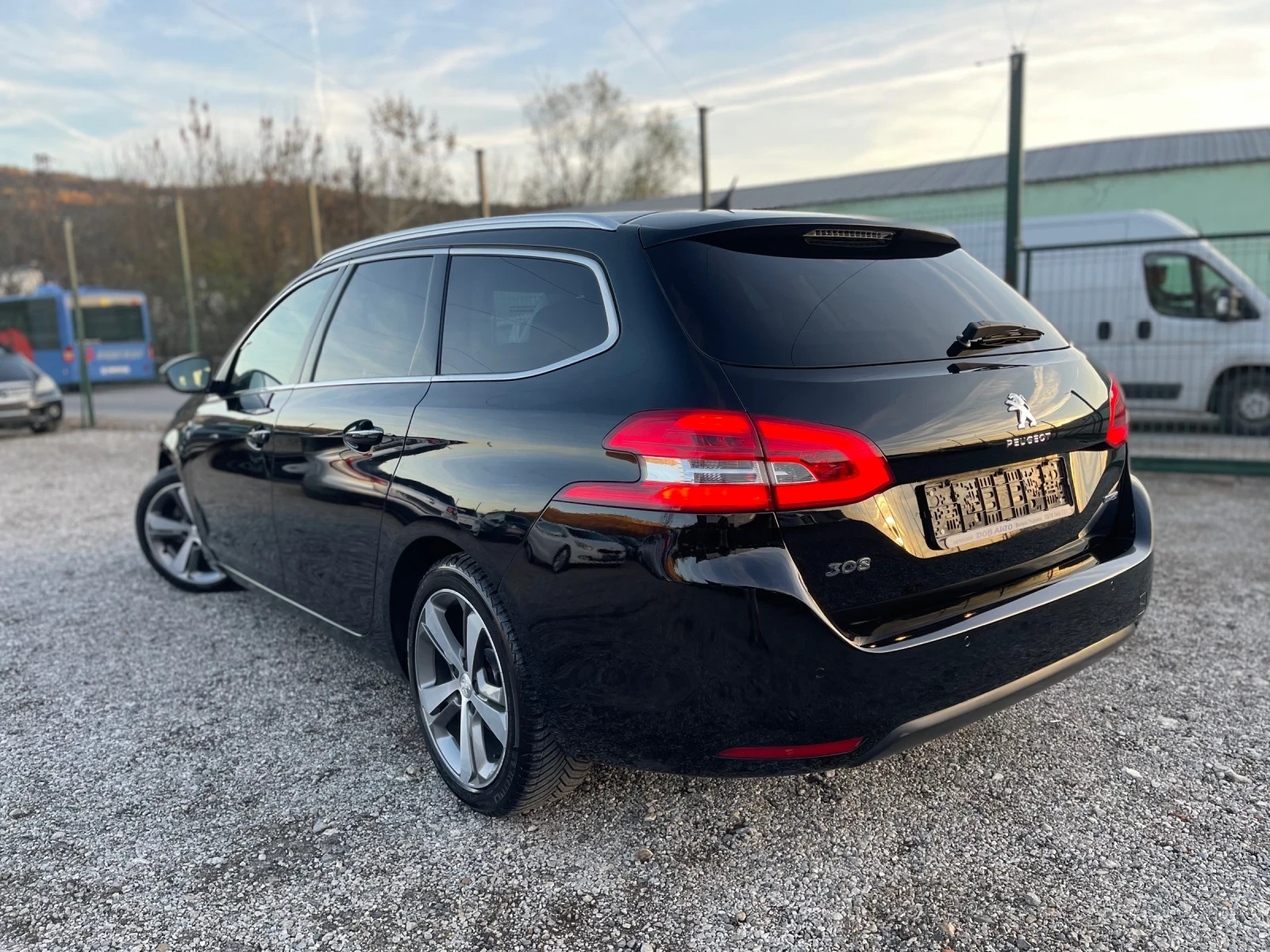 Peugeot 308 1.6BLUEHDI-ALLURE-NAVI-FULL LED-KEYLESS GO-ИСТОРИЯ - изображение 4