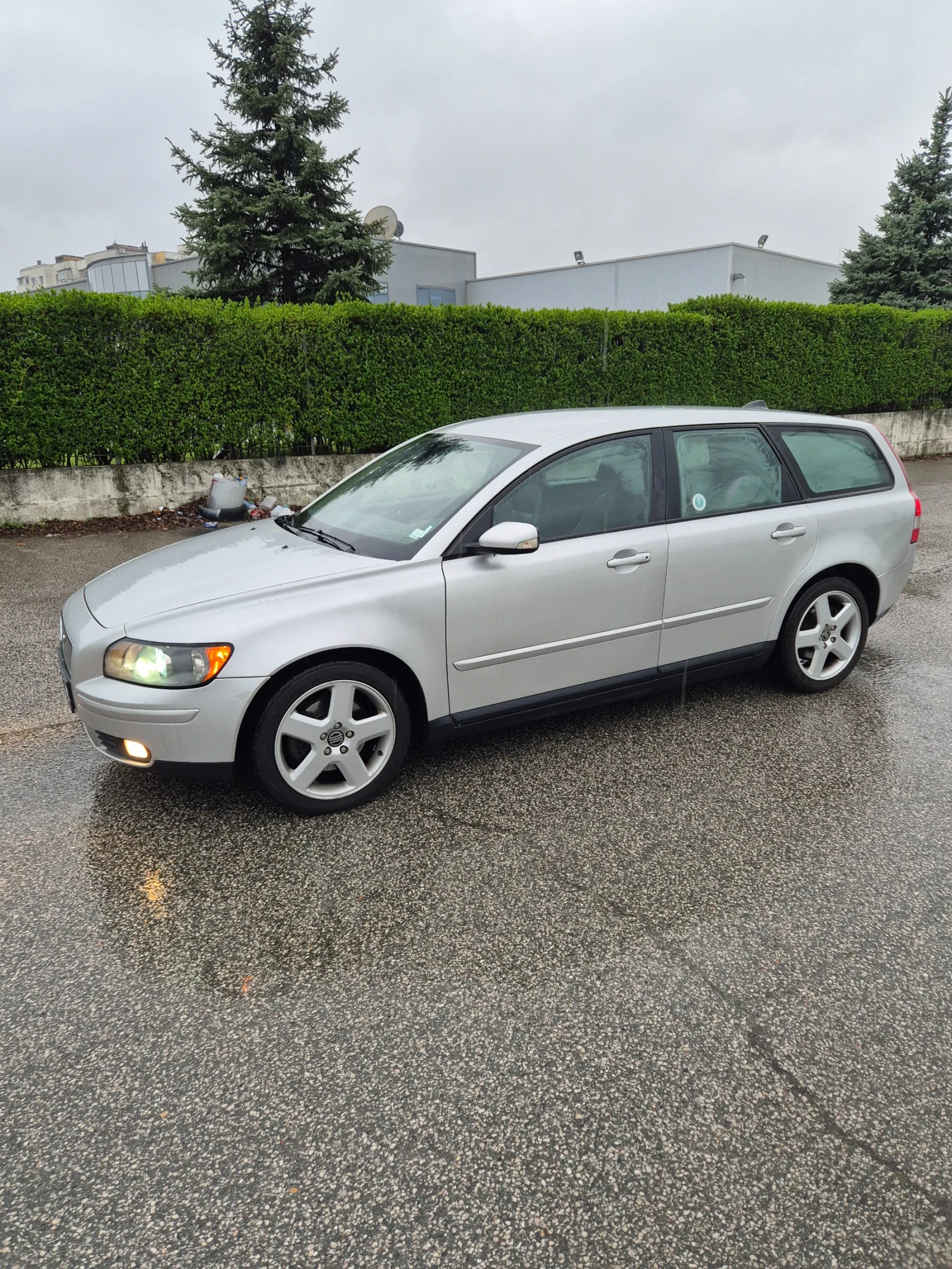 Volvo V50 2.0HDI 136hp 6скорости - изображение 9