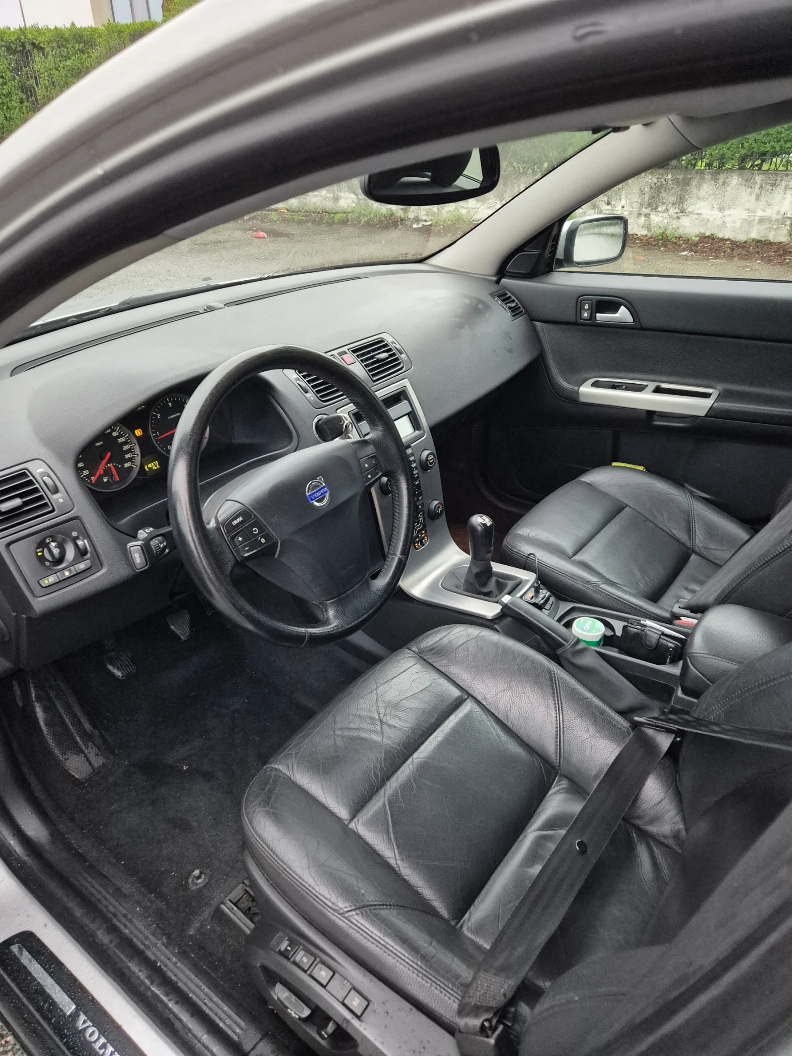 Volvo V50 2.0HDI 136hp 6скорости - изображение 10