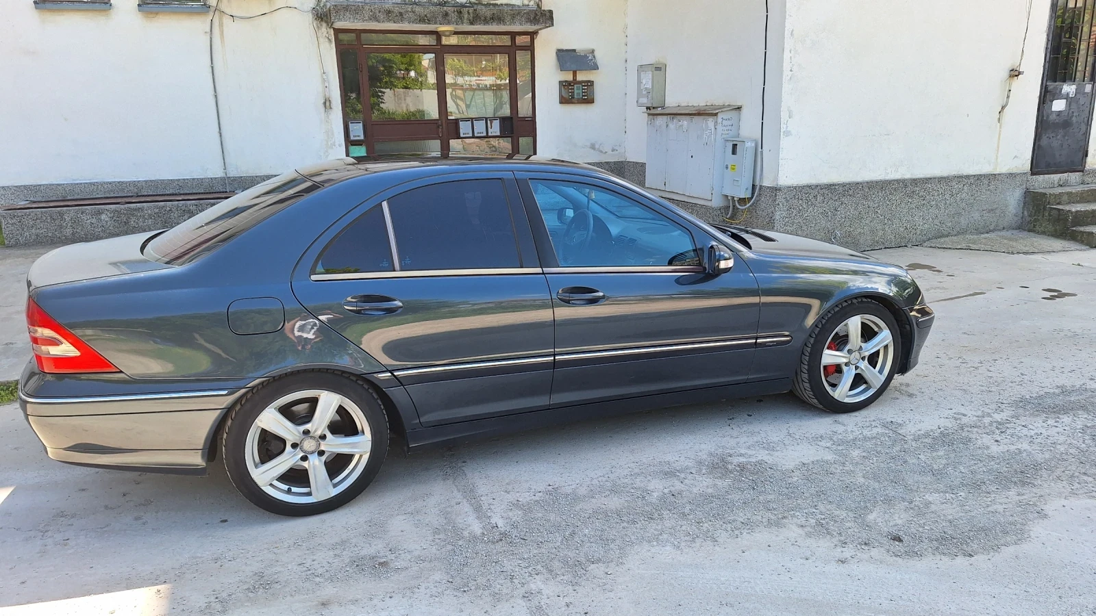 Mercedes-Benz C 220  - изображение 4