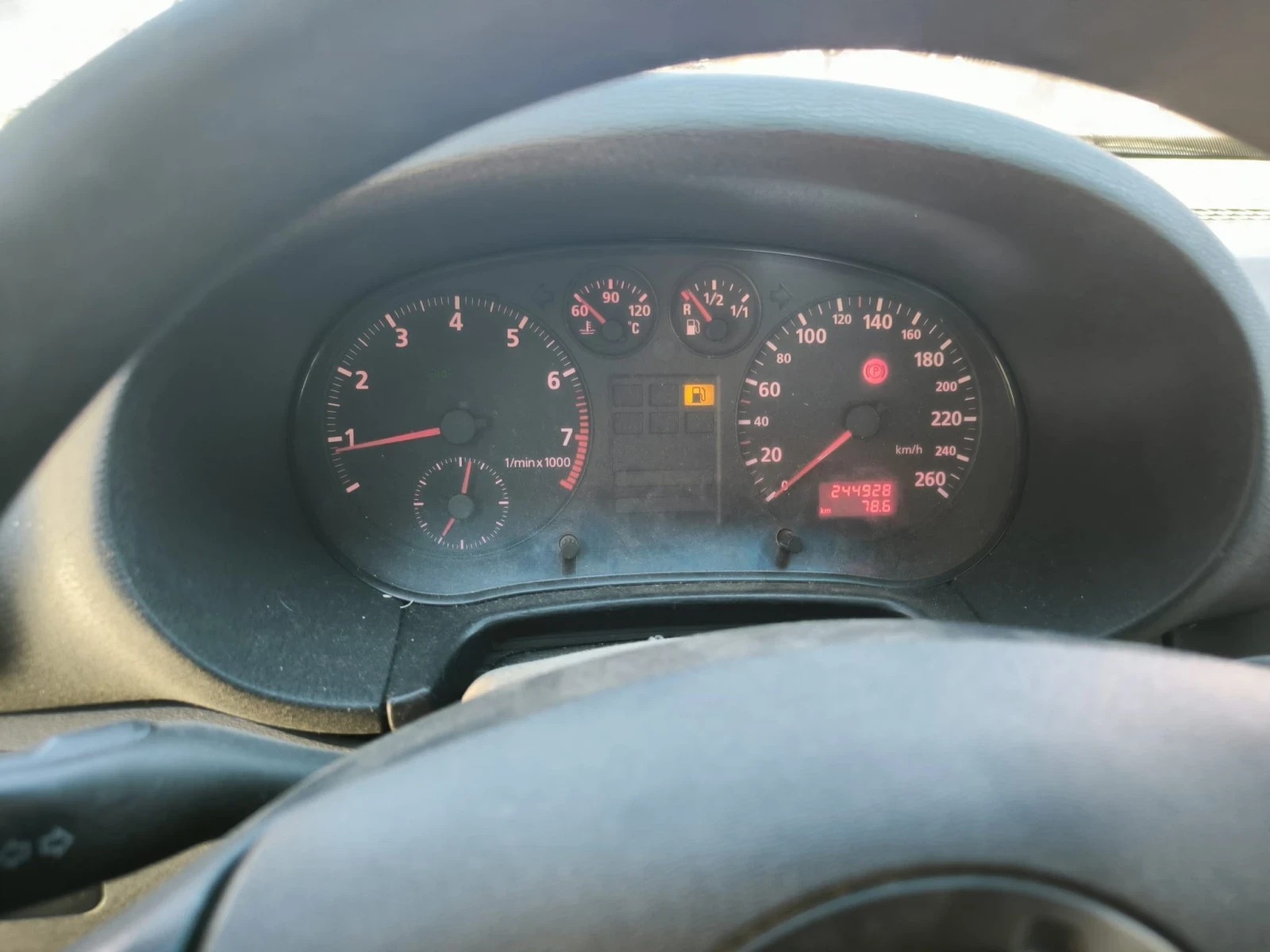 Audi A3 1.6 - изображение 10