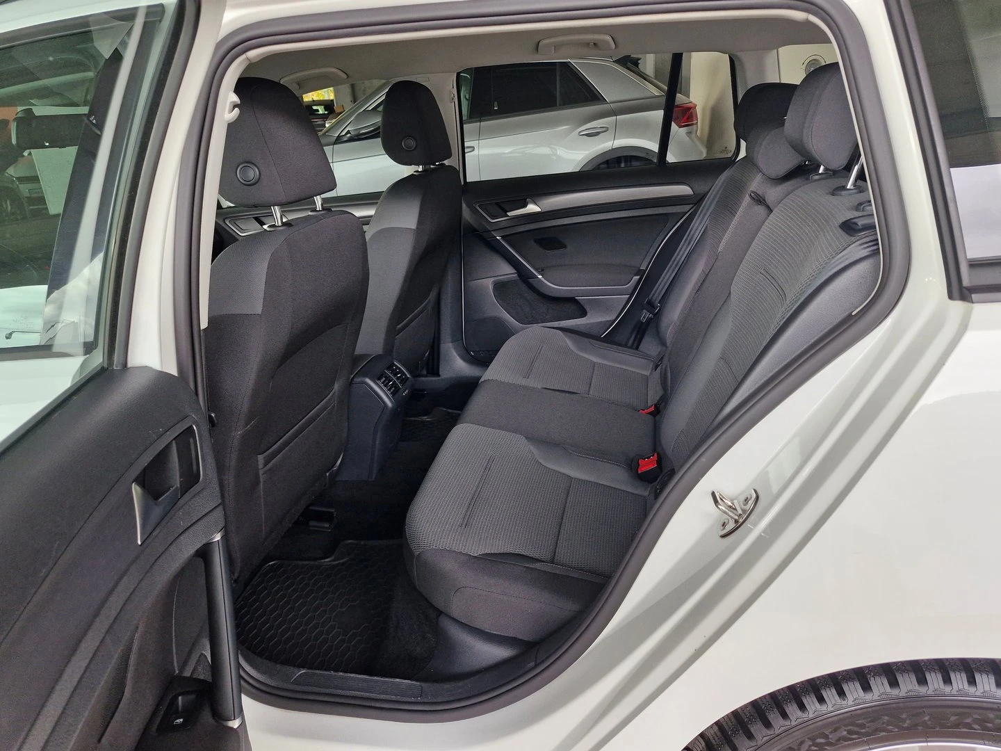 VW Golf Variant Comfortline 1.5TSI EVO BMT - изображение 7