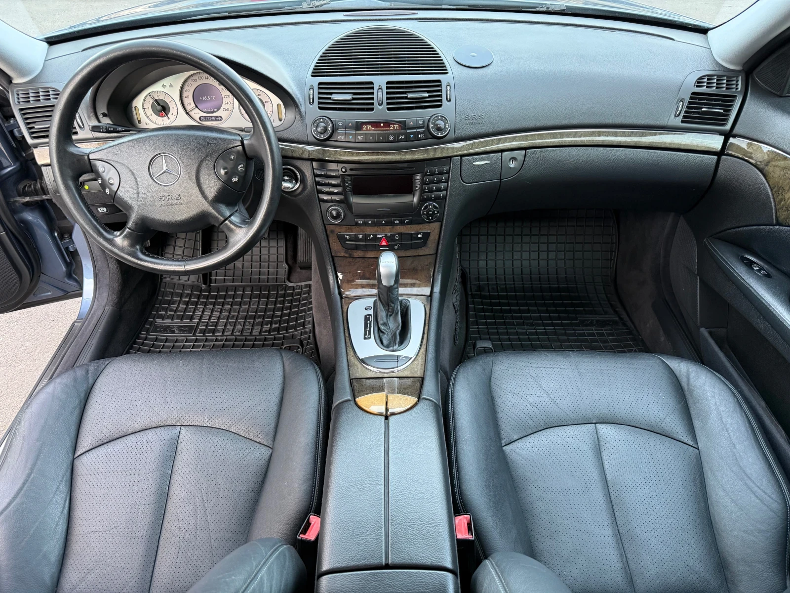 Mercedes-Benz E 220 AVANTGARDE, снимка 7 - Автомобили и джипове - 53801774