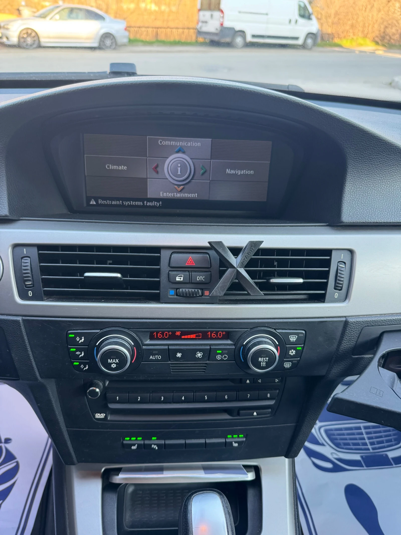 BMW 320 Задно, Нави, Рекаро, Автомат, 2.0Д, снимка 14 - Автомобили и джипове - 53996686