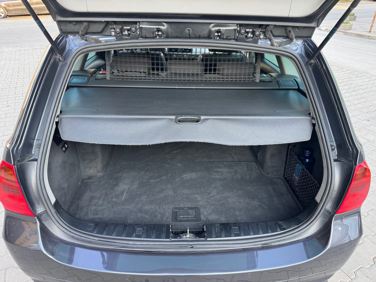 BMW 320 Задно, Нави, Рекаро, Автомат, 2.0Д, снимка 16 - Автомобили и джипове - 53996686