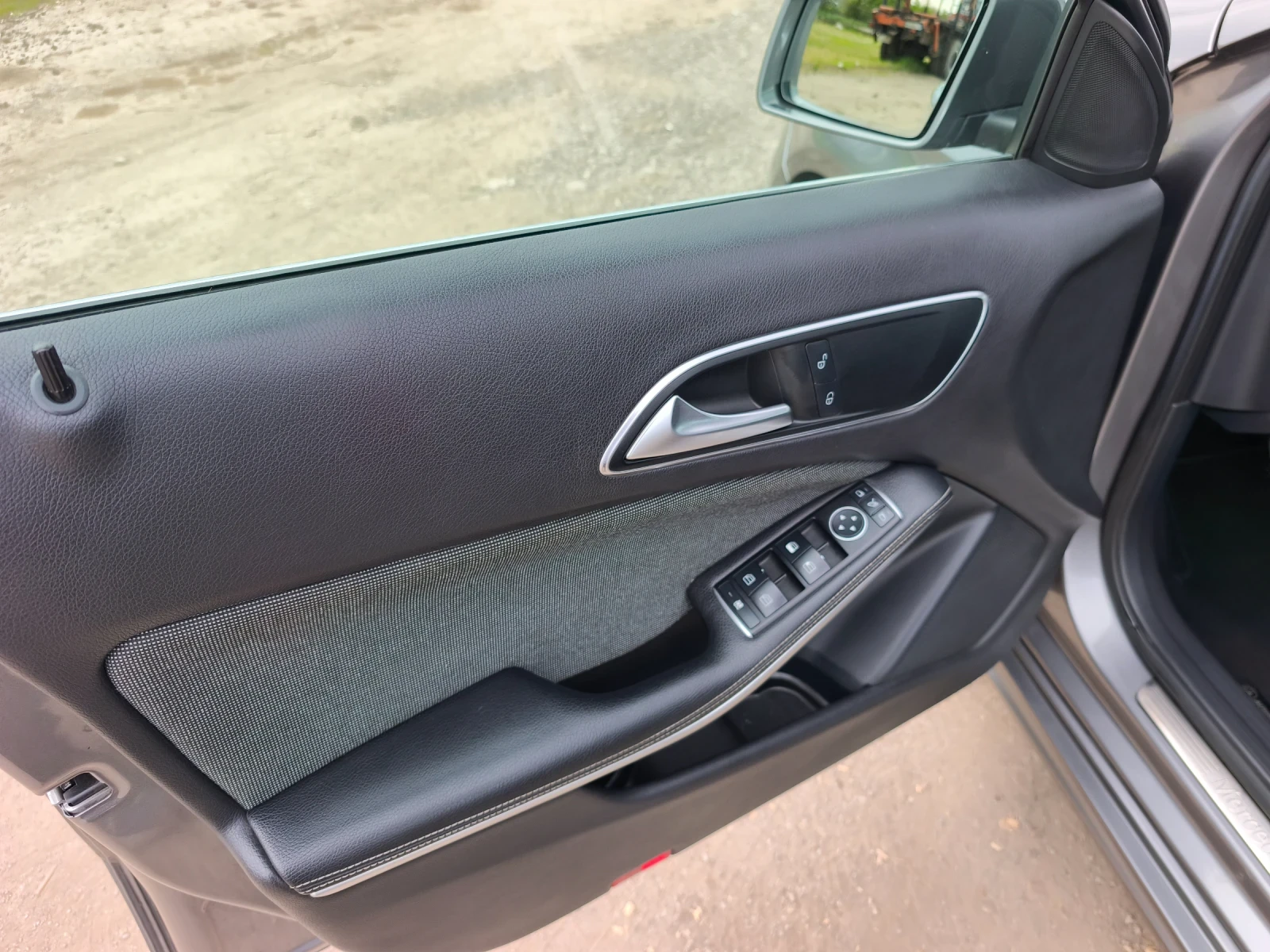 Mercedes-Benz A 180, снимка 10 - Автомобили и джипове - 54303127