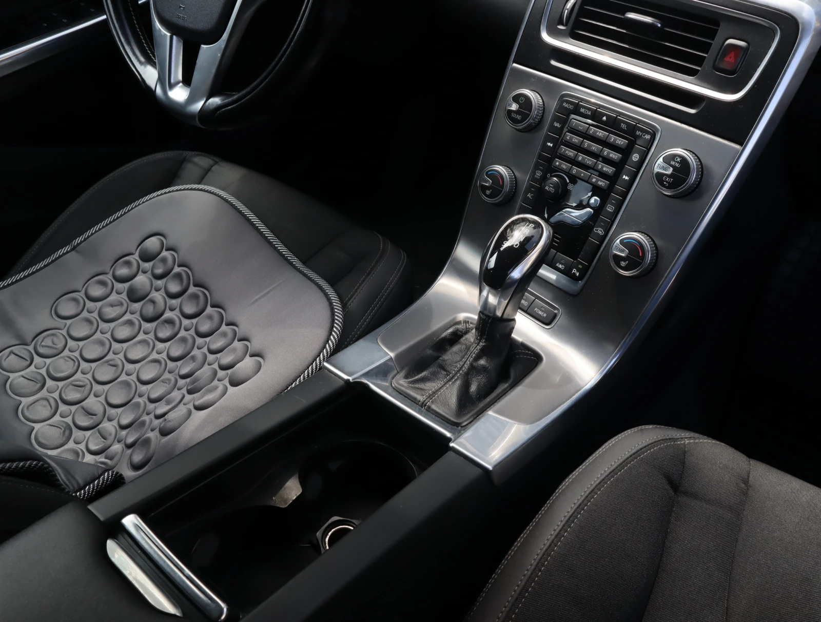 Volvo V60, снимка 10 - Автомобили и джипове - 54279436