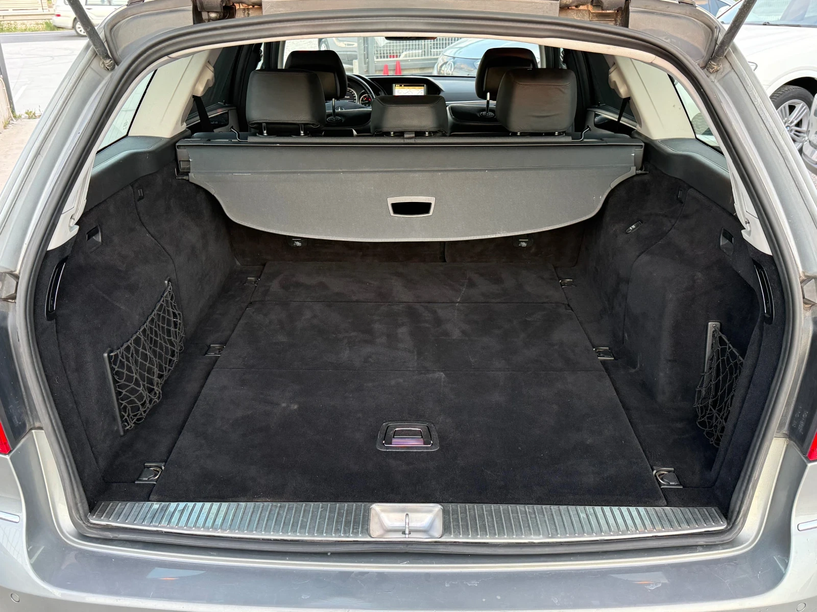 Mercedes-Benz E 250 D* 2011г* РЪЧКА* Топ Състояние* Сервизна История* , снимка 10 - Автомобили и джипове - 54598948