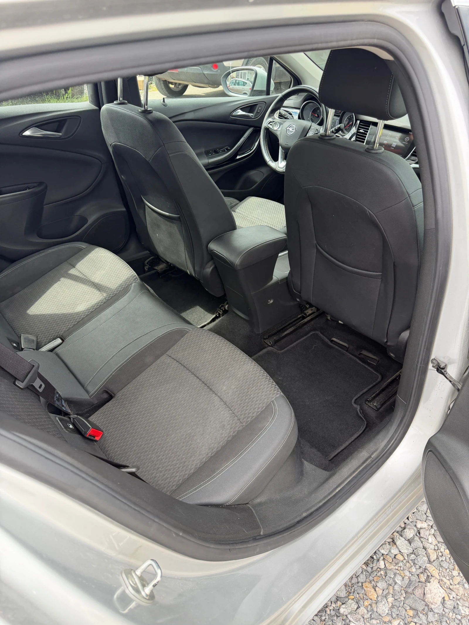 Opel Astra 1.6d Lane Assist* recaro* navi, снимка 12 - Автомобили и джипове - 54629588