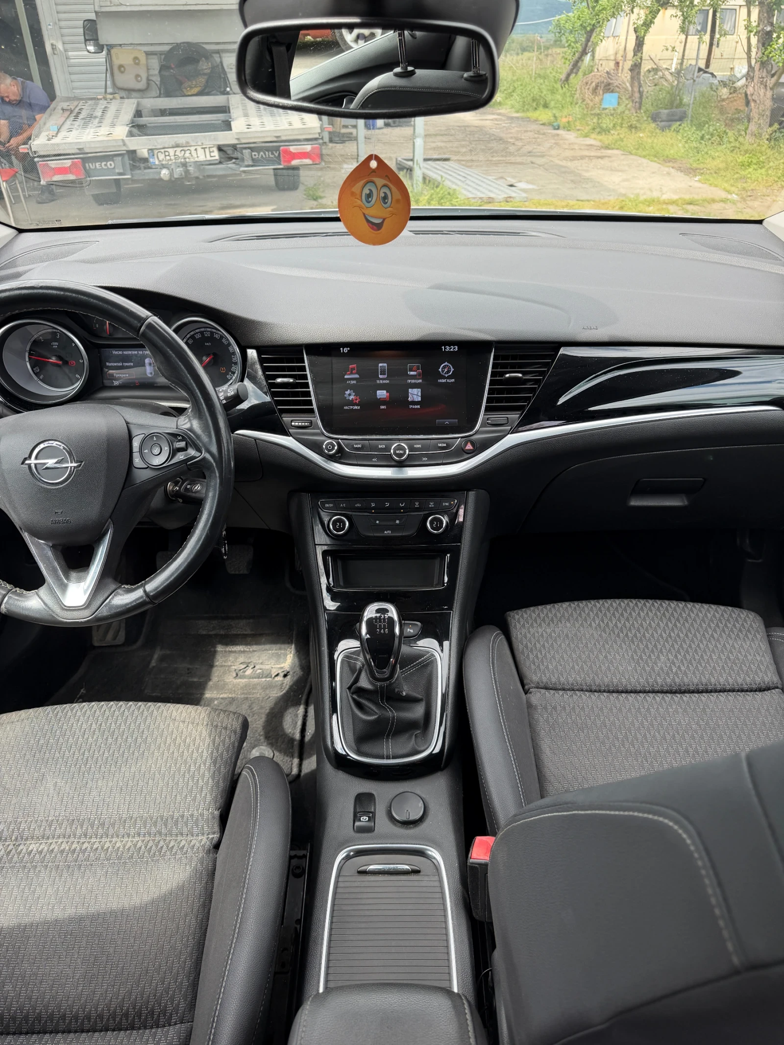 Opel Astra 1.6d Lane Assist* recaro* navi, снимка 13 - Автомобили и джипове - 54629588