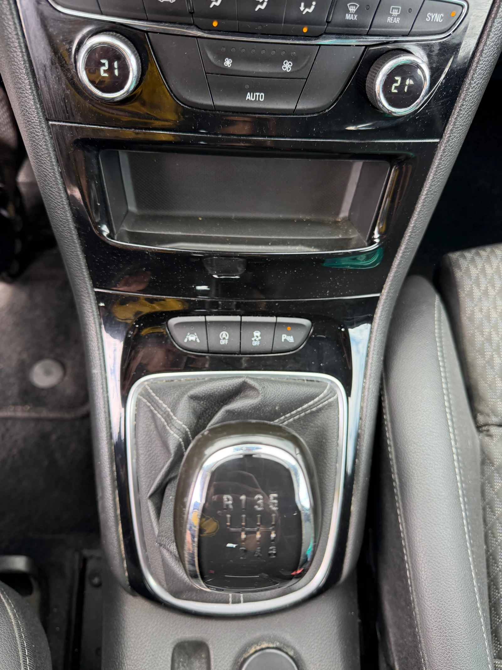 Opel Astra 1.6d Lane Assist* recaro* navi, снимка 15 - Автомобили и джипове - 54629588