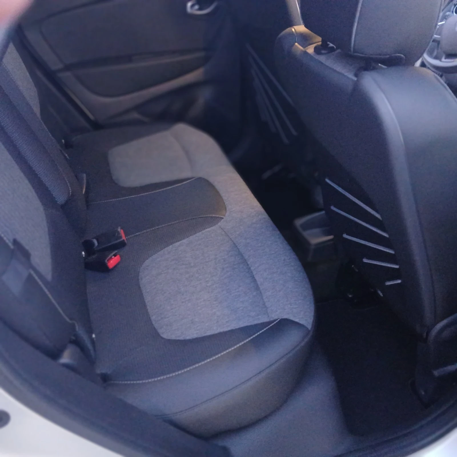 Renault Captur, снимка 12 - Автомобили и джипове - 54664488