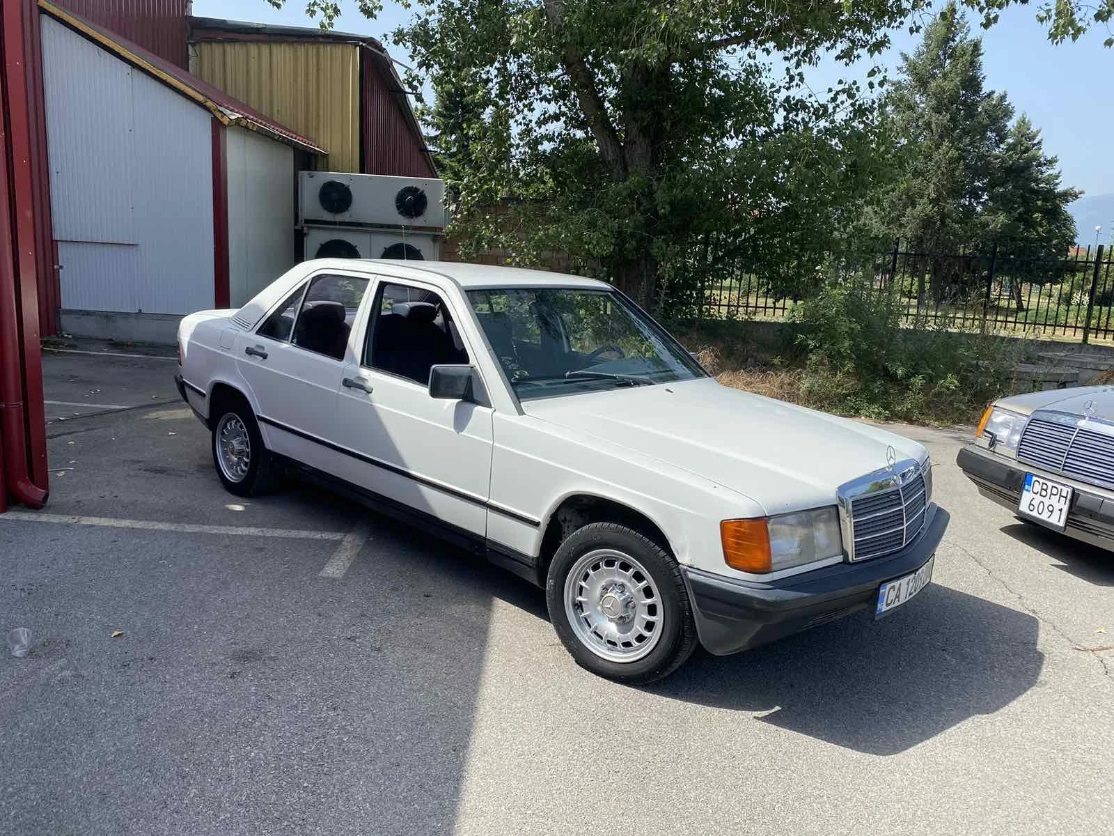 Mercedes-Benz 190, снимка 5 - Автомобили и джипове - 54673885