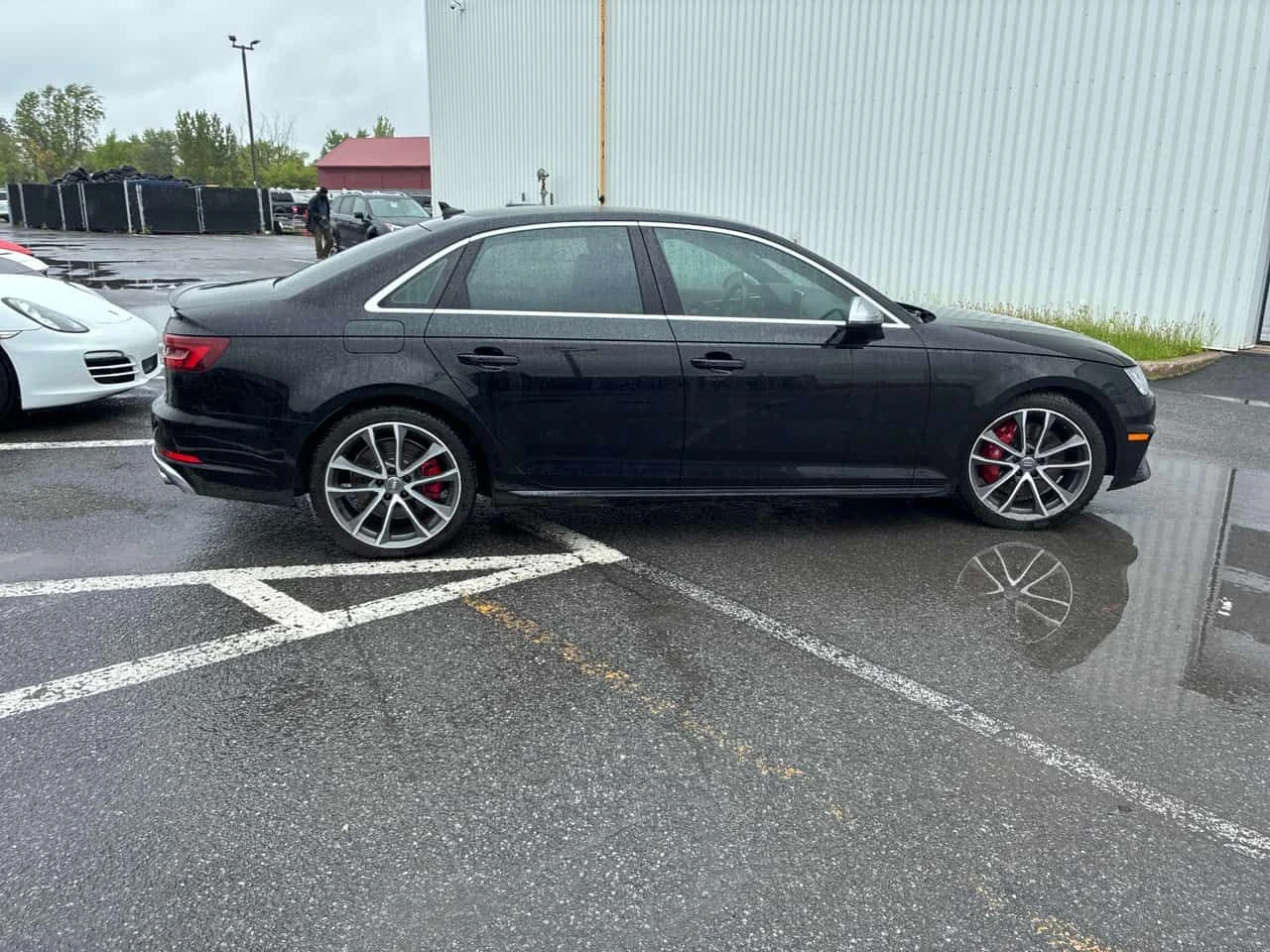 Audi S4 Progressiv /CAMERA/МАСАЖИ/АВТОКРЕДИТ, снимка 3 - Автомобили и джипове - 54678674