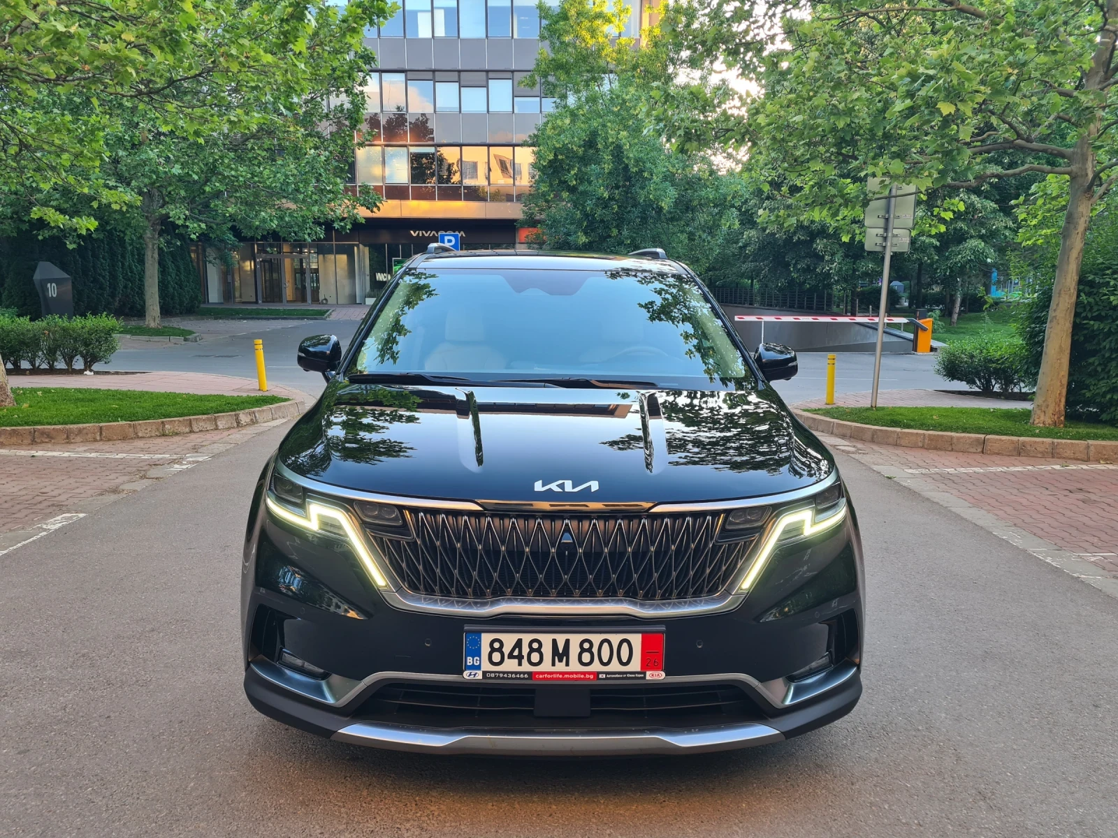 Kia Carnival 2.2 CRDI 202к.с 8+ 1 , снимка 8 - Автомобили и джипове - 54732216