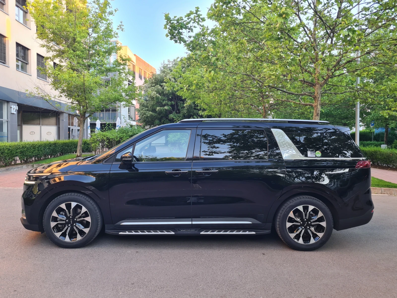 Kia Carnival 2.2 CRDI 202к.с 8+ 1 , снимка 2 - Автомобили и джипове - 54732216
