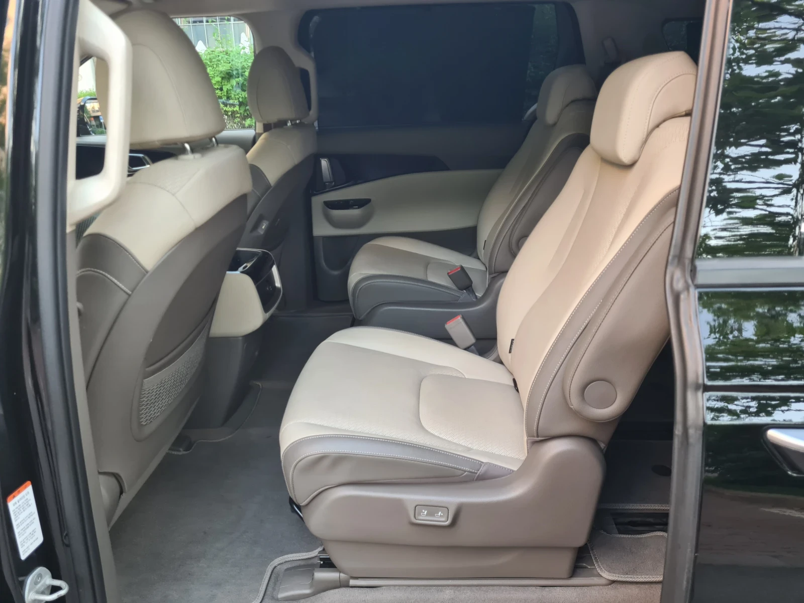 Kia Carnival 2.2 CRDI 202к.с 8+ 1 , снимка 10 - Автомобили и джипове - 54732216