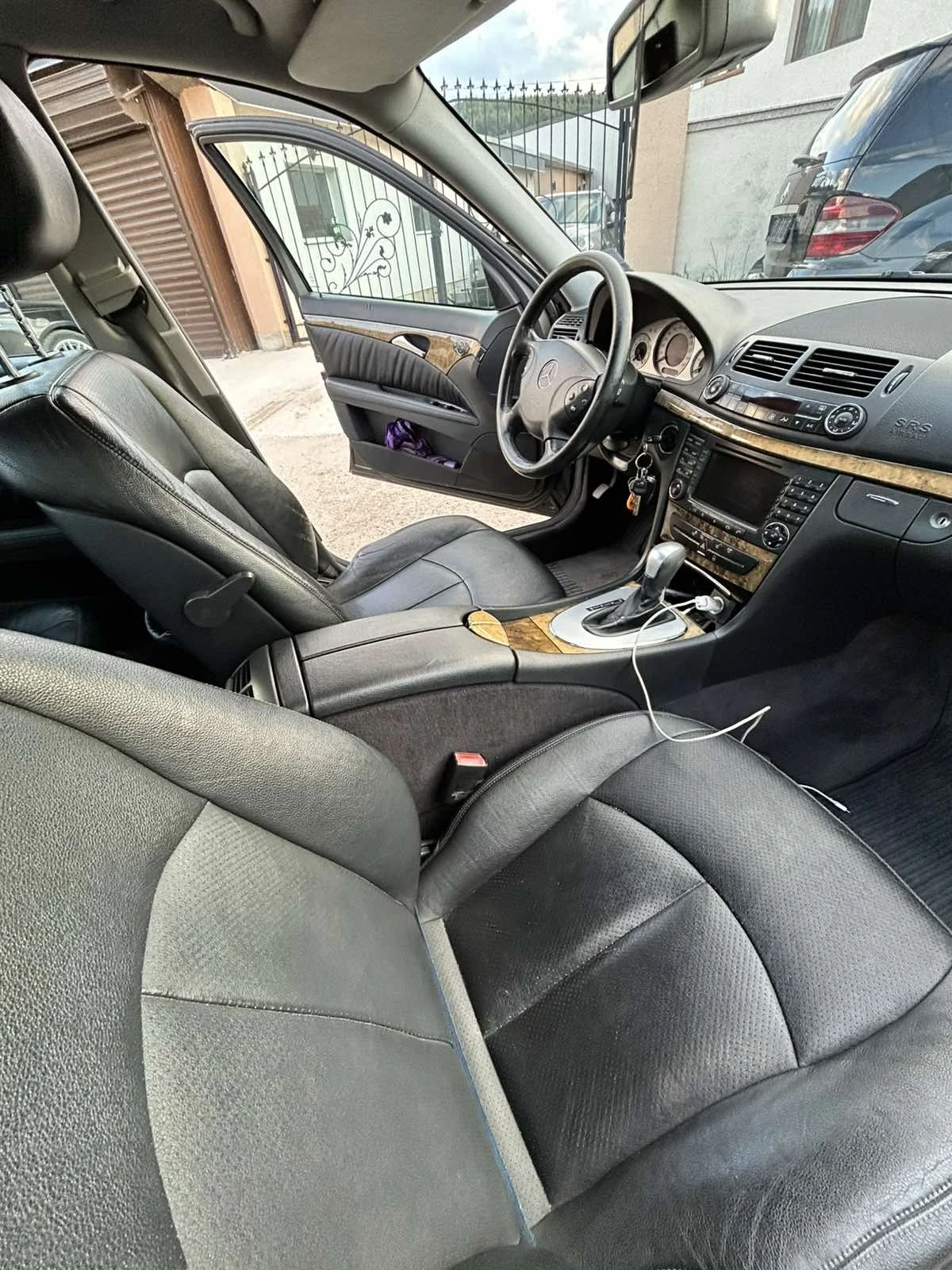 Mercedes-Benz E 320 4matic, avantgarde, снимка 6 - Автомобили и джипове - 54928532