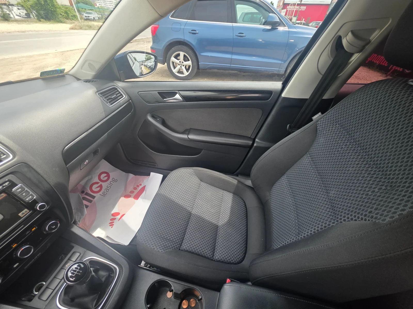 VW Jetta 1.6TDI 105PS, снимка 12 - Автомобили и джипове - 55101804