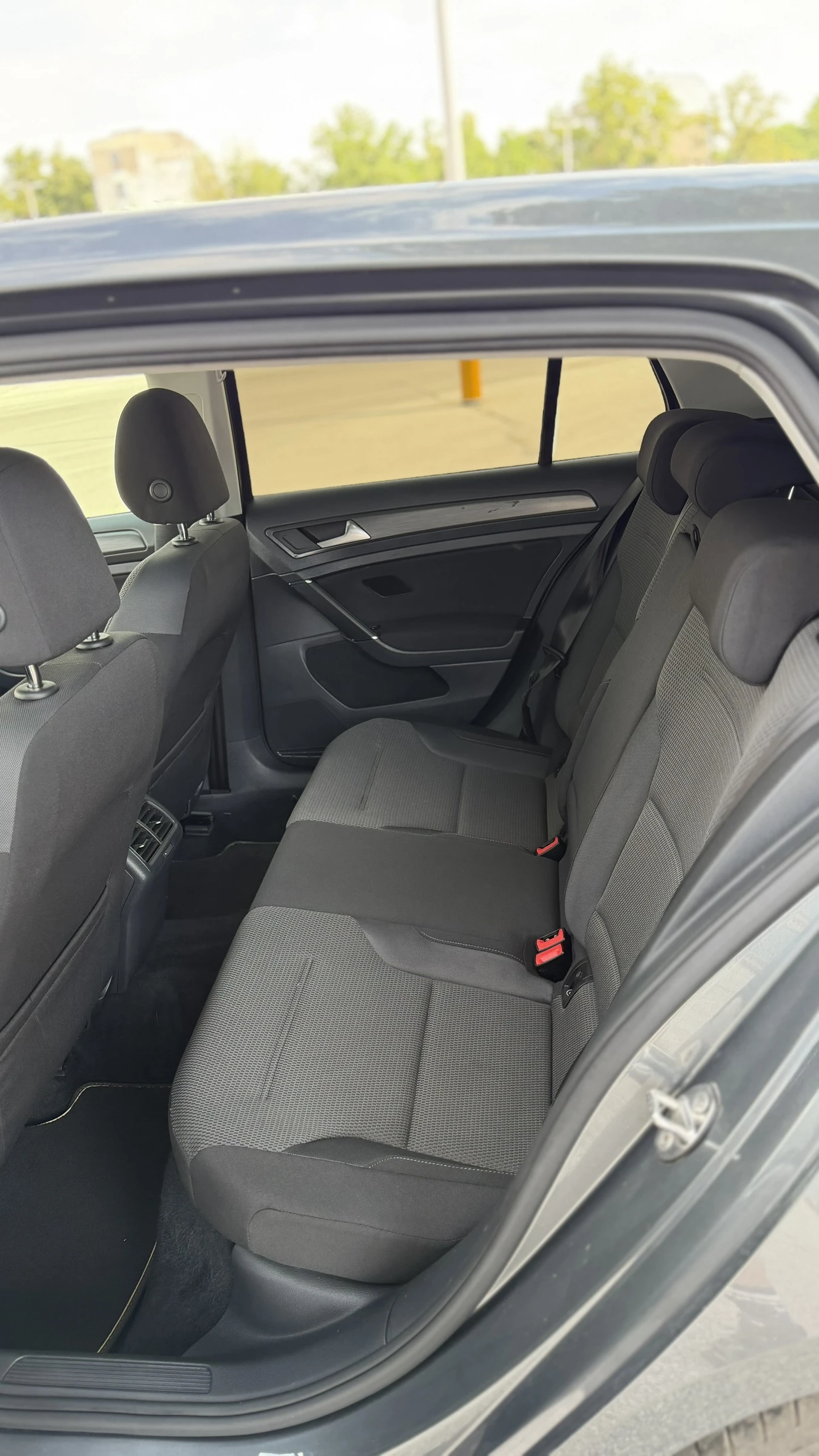VW Golf 7.5 R-Line Digital Cockpit Panoramic LED, снимка 11 - Автомобили и джипове - 55218021