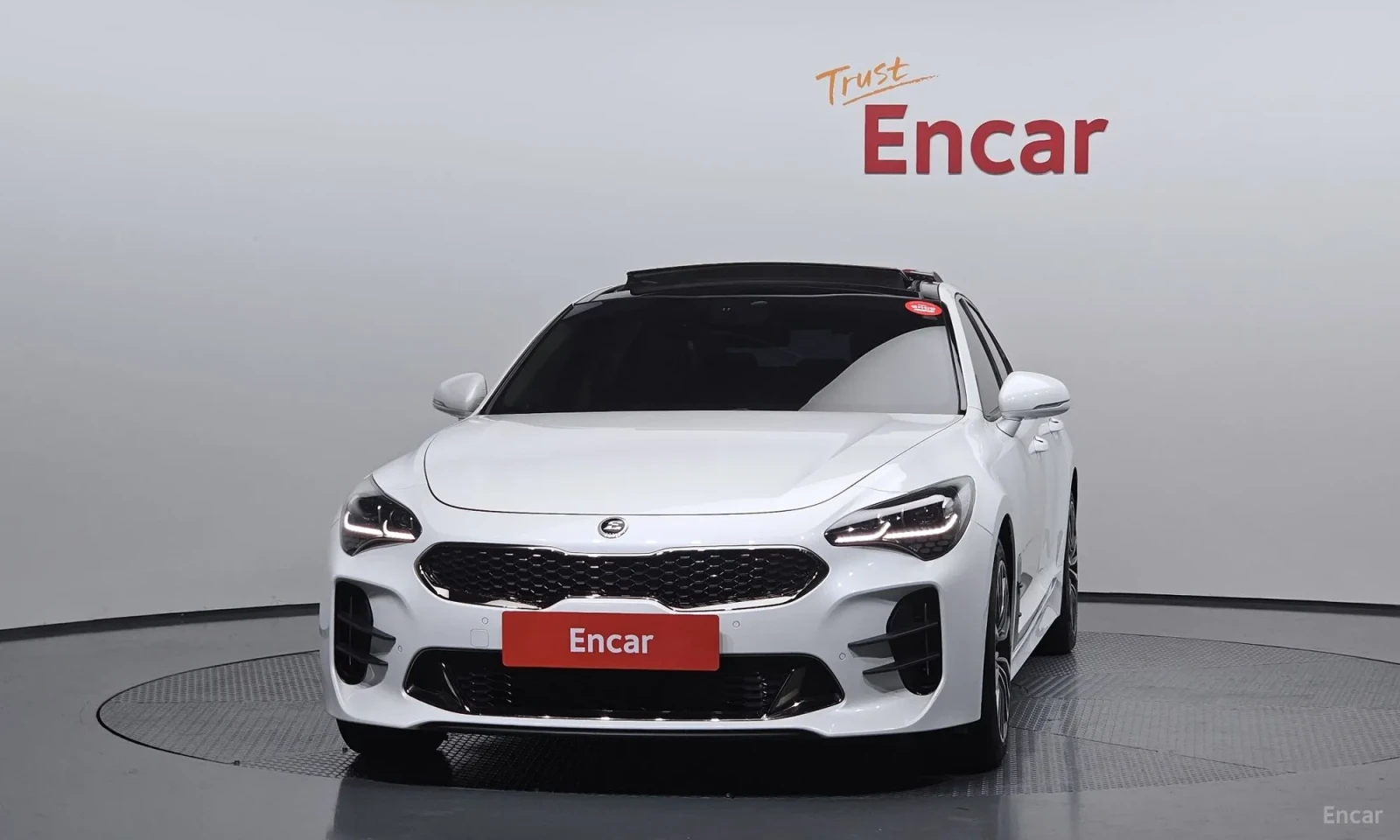 Kia Stinger Подгреви\Обдухване\4х4, снимка 3 - Автомобили и джипове - 55583473