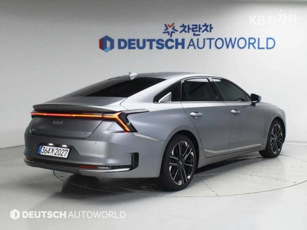 Kia K8 HYBRID SIGNATURE HEAD UP 360CAM FULL, снимка 2 - Автомобили и джипове - 55592990