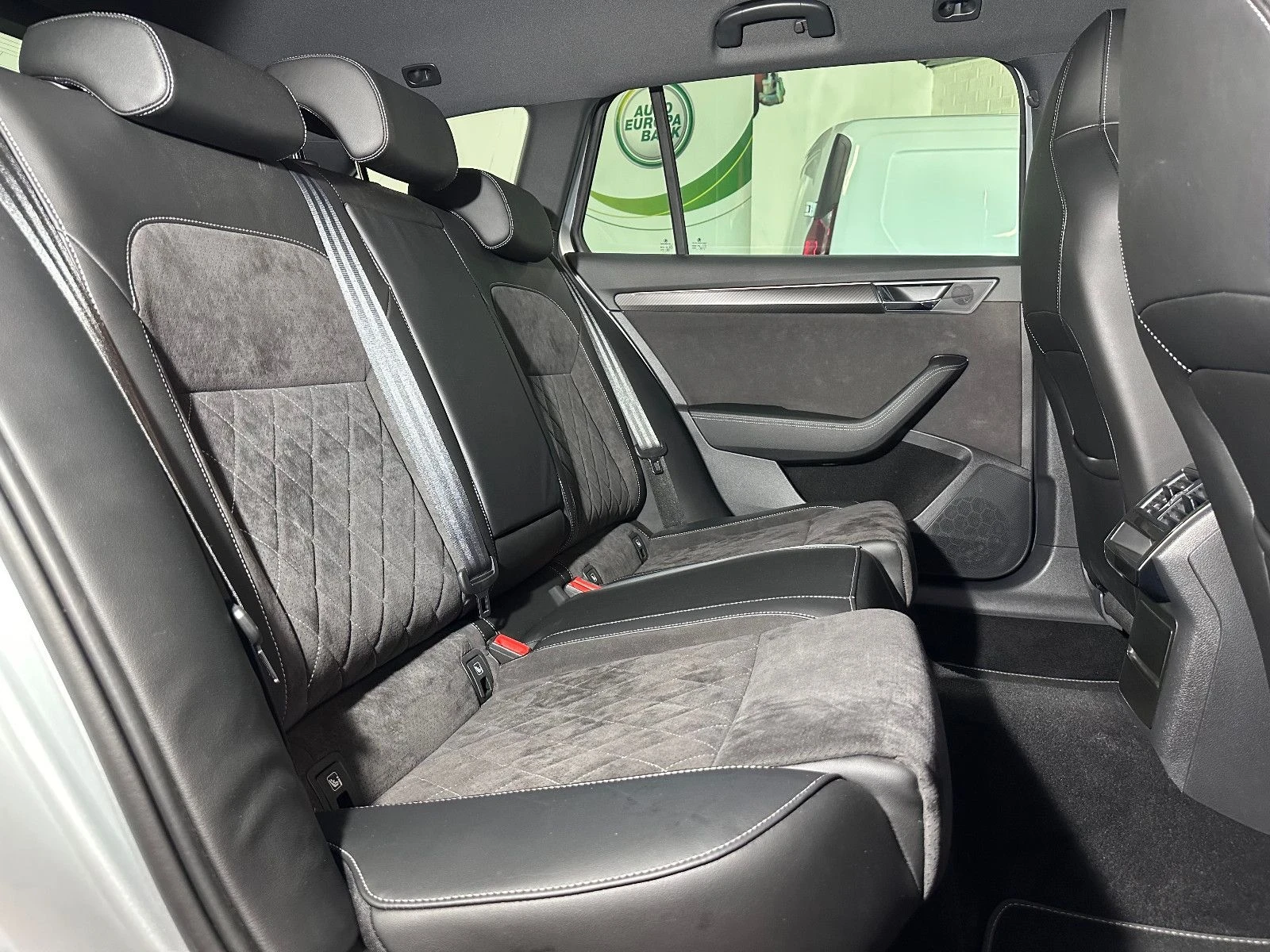 Skoda Superb Sportline 2.0 TDI, снимка 14 - Автомобили и джипове - 55615291