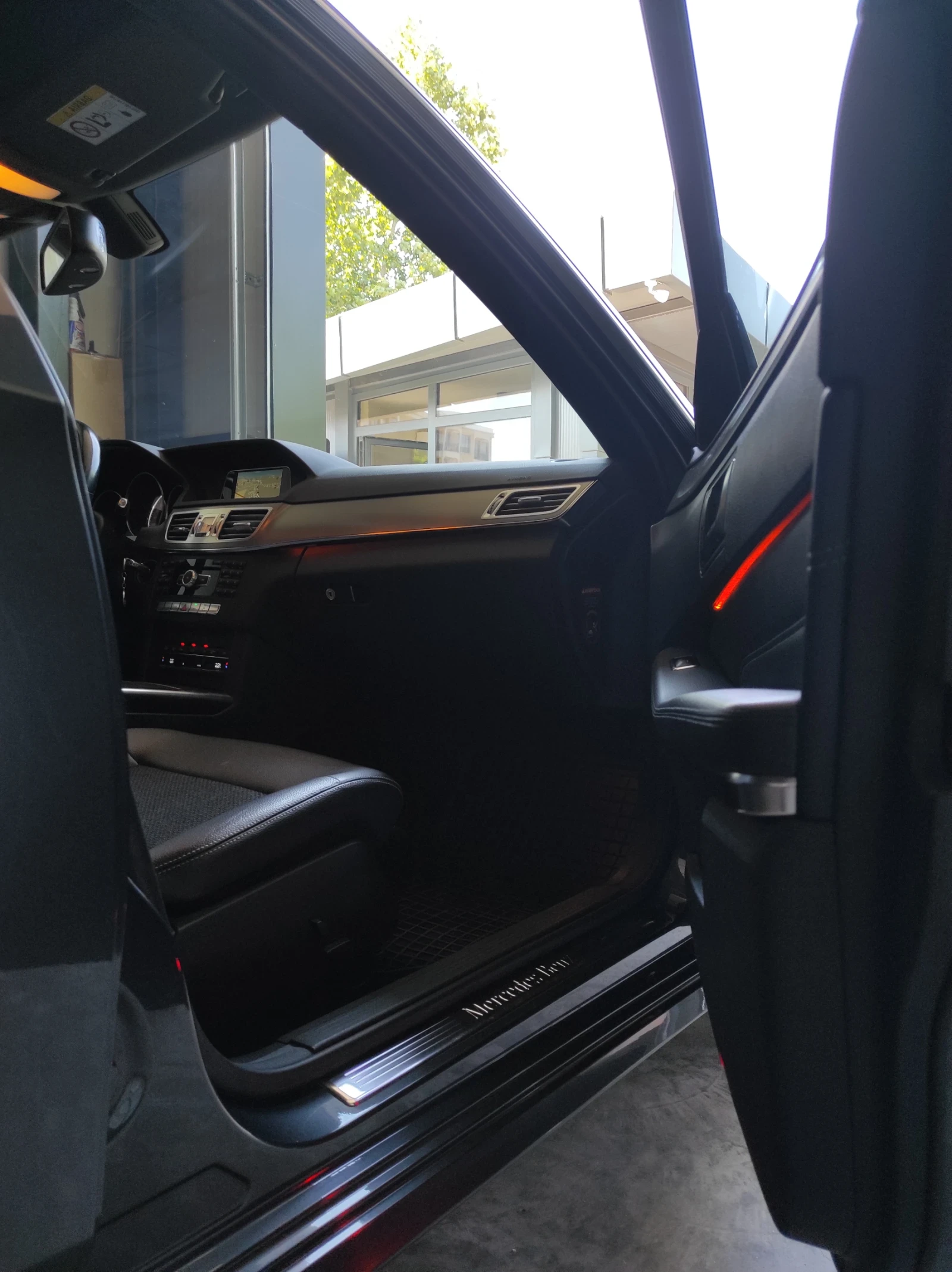 Mercedes-Benz E 220 2.2, снимка 6 - Автомобили и джипове - 55669723