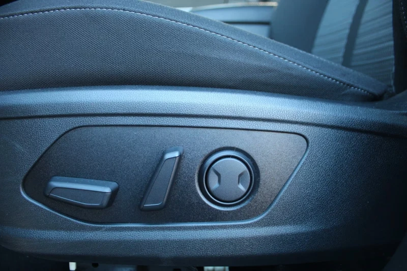 Kia Sorento 1.6PHEV/265HP/VISION/4X4/CAM/NAVI/DIGITAL/774v, снимка 16 - Автомобили и джипове - 52224889