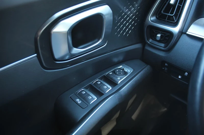 Kia Sorento 1.6PHEV/265HP/VISION/4X4/CAM/NAVI/DIGITAL/774v, снимка 15 - Автомобили и джипове - 52224889