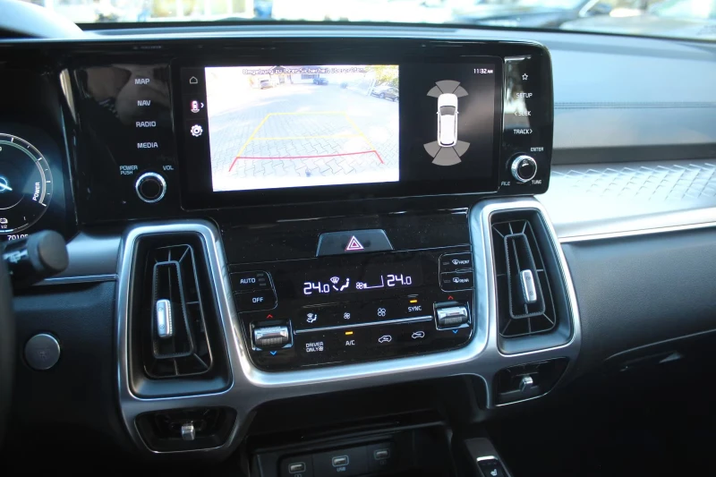 Kia Sorento 1.6PHEV/265HP/VISION/4X4/CAM/NAVI/DIGITAL/774v, снимка 12 - Автомобили и джипове - 52224889