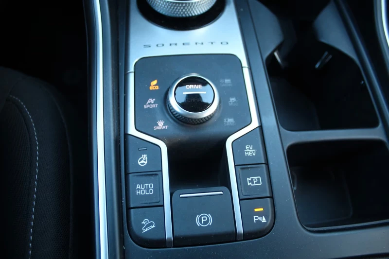 Kia Sorento 1.6PHEV/265HP/VISION/4X4/CAM/NAVI/DIGITAL/774v, снимка 13 - Автомобили и джипове - 52224889