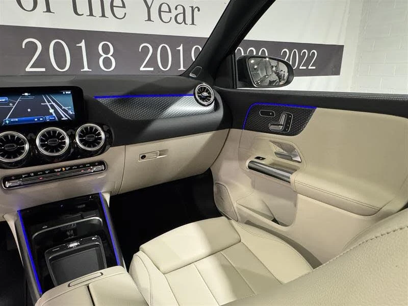 Mercedes-Benz GLA 250 4MATIC* АвтоКредит* (ЦЕНА ДО БГ), снимка 15 - Автомобили и джипове - 53657454