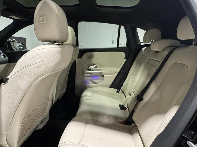 Mercedes-Benz GLA 250 4MATIC* АвтоКредит* (ЦЕНА ДО БГ), снимка 17 - Автомобили и джипове - 53657454