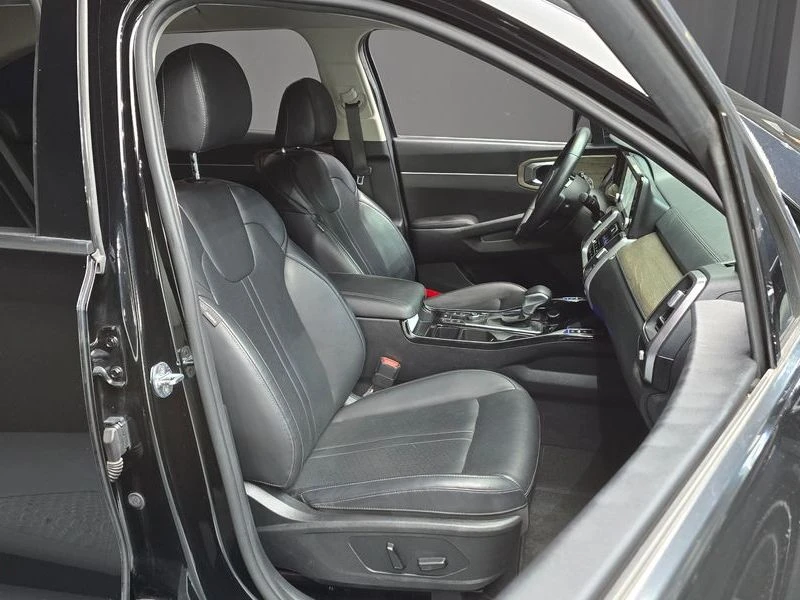 Kia Sorento 2.2 Automatic, снимка 12 - Автомобили и джипове - 55724420