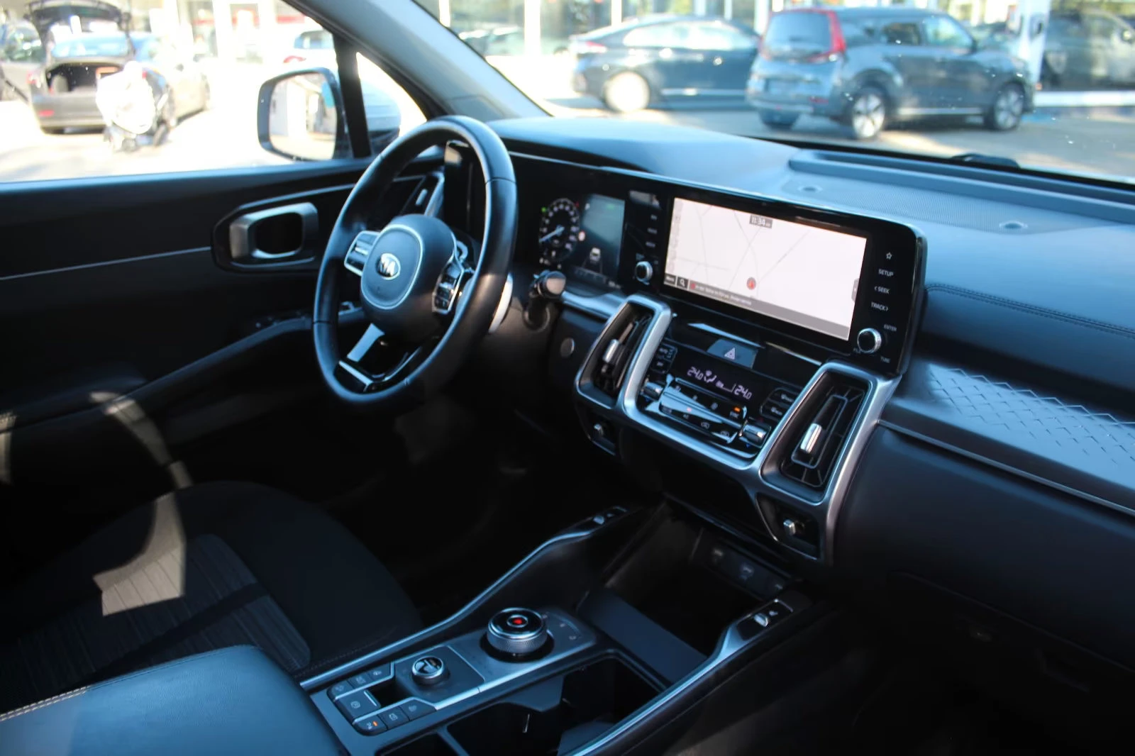 Kia Sorento 1.6PHEV/265HP/VISION/4X4/CAM/NAVI/DIGITAL/774v | Mobile.bg   11