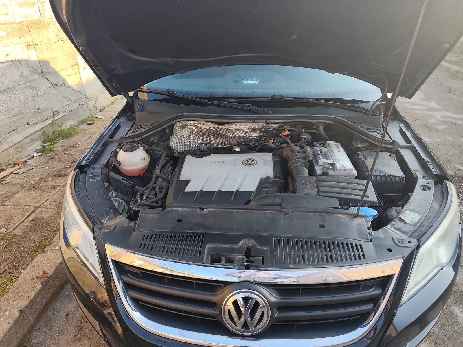 VW Tiguan 2.00 ТДИ, снимка 6 - Автомобили и джипове - 53731066