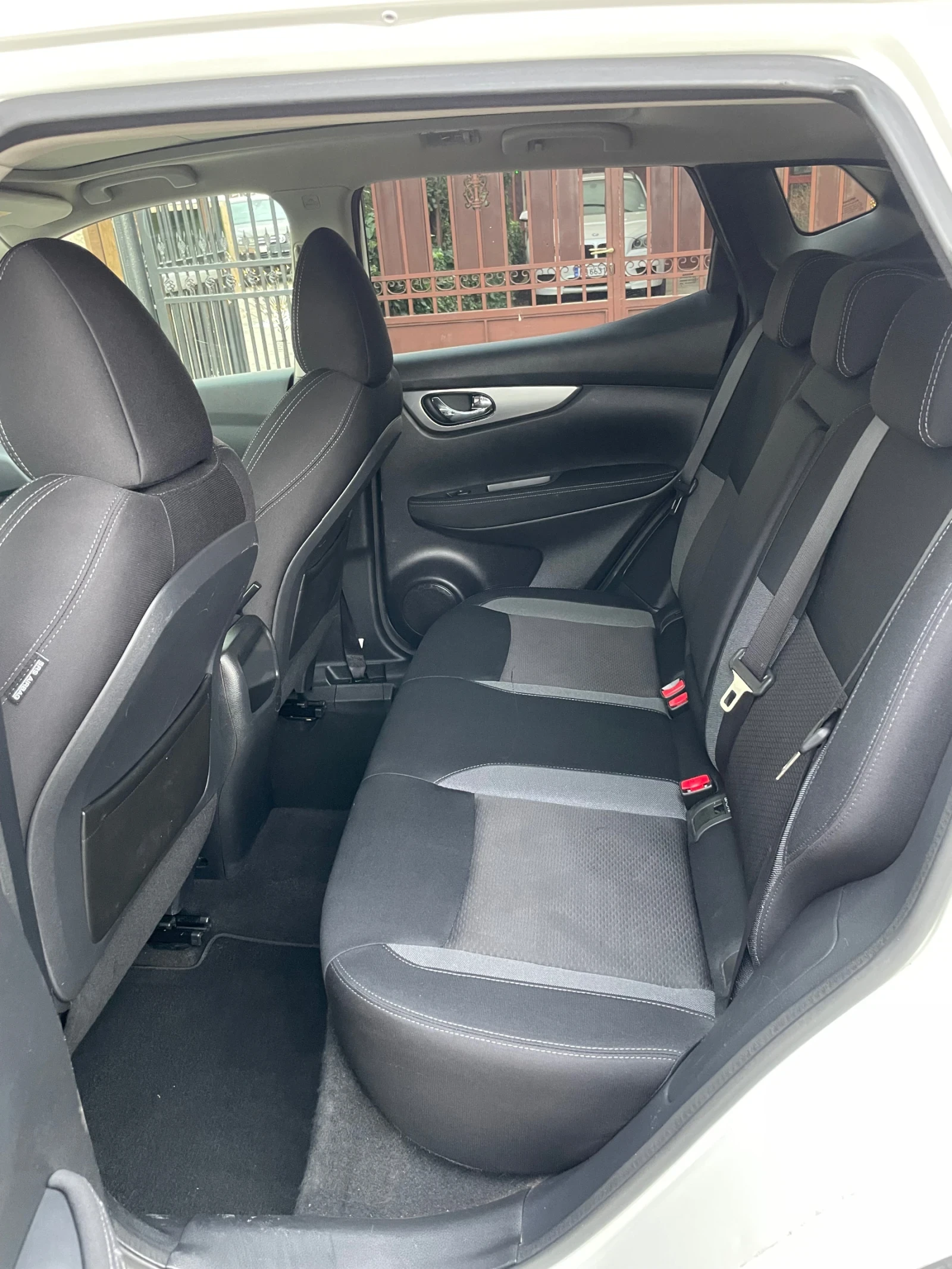 Nissan Qashqai 1.5dci* N-connecta* , снимка 12 - Автомобили и джипове - 53916306