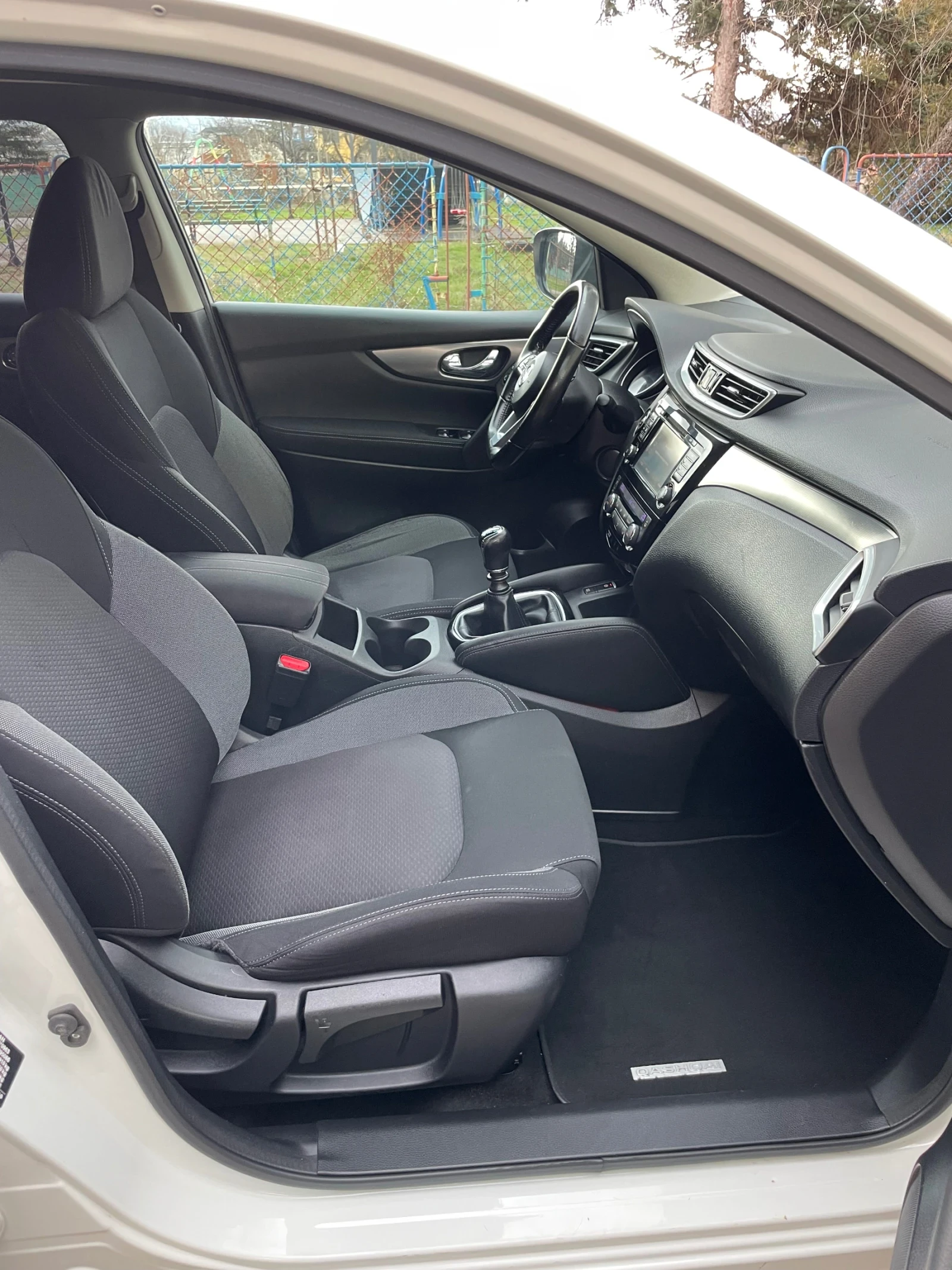 Nissan Qashqai 1.5dci* N-connecta* , снимка 11 - Автомобили и джипове - 53916306