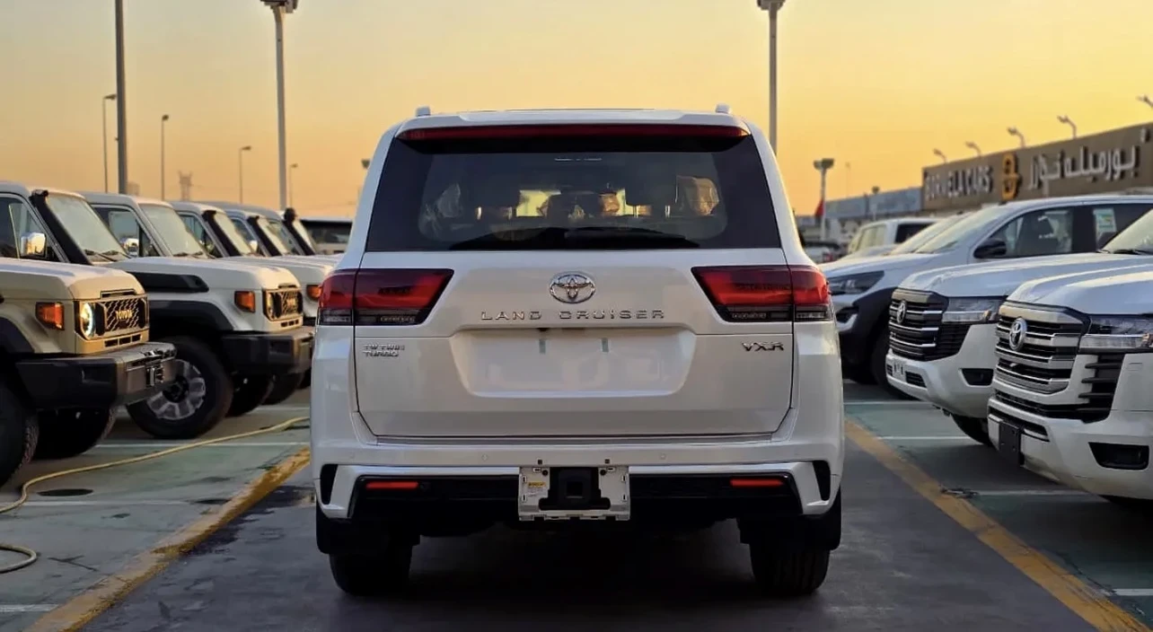 Toyota Land cruiser 300 VX-R 3.5L V6 TWIN TURBO | 15KM | Mobile.bg � ����������� 5