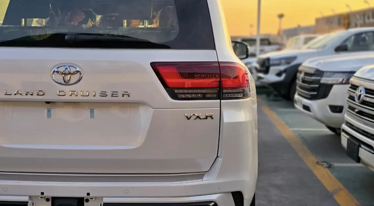 Toyota Land cruiser 300 VX-R 3.5L V6 TWIN TURBO | 15KM | Mobile.bg � ����������� 6