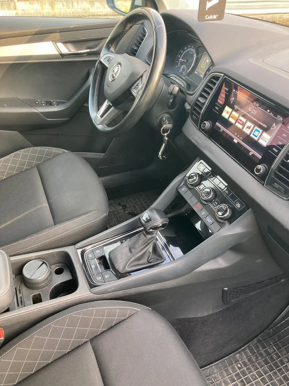 Skoda Karoq, снимка 15 - Автомобили и джипове - 54326583